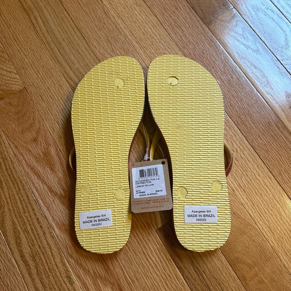 NWT Havaianas Flip Flops - Picture 2 of 4